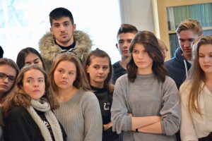 Elever fra videregående skole i Stolac (Bosnia-Hercegovina) og Lillehammer deltok på en dialog-sesjon med tema identitet og fordommer. 