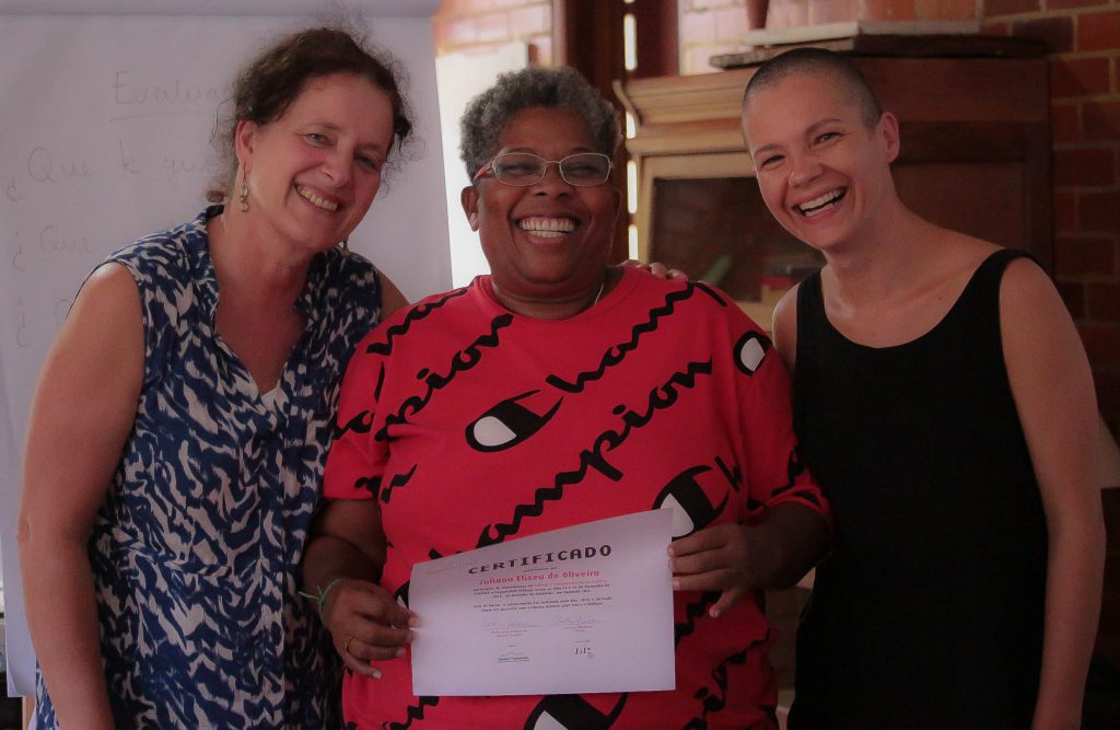 Christiane Seehausen (left) from the Nansen Center for Peace and Dialogue was leading the training. Juliana Eliseu de Oliveira (middle) was one of the participants, and Cinthia Mendonça (right) is the leader of SILO.